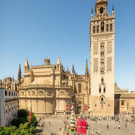 Lujoso A Pies De La Catedral * Sevilla